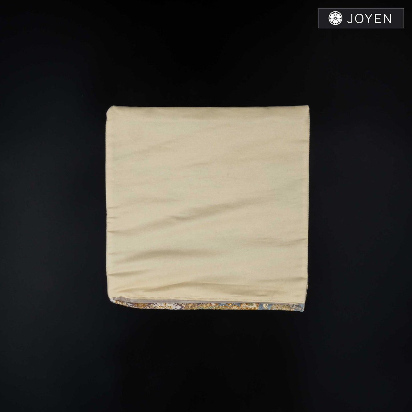 クッション 0596