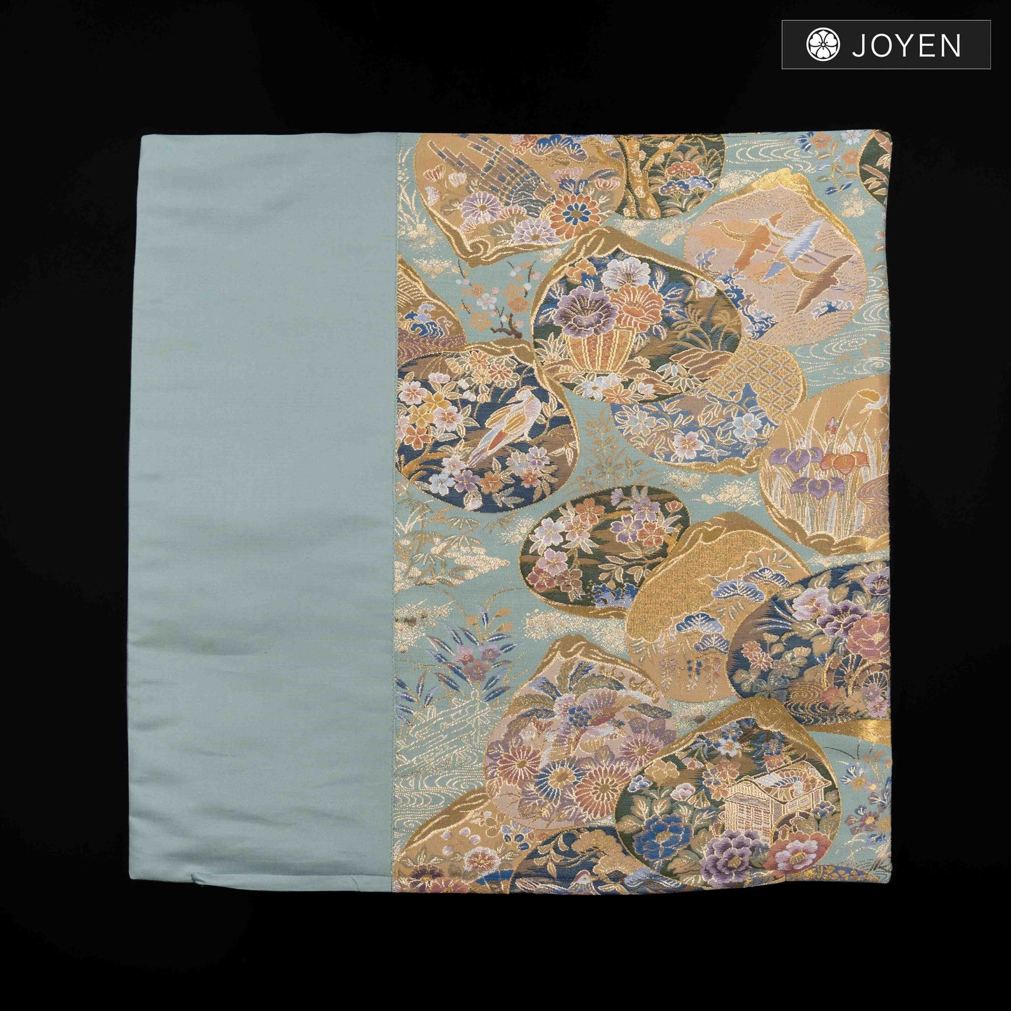 Cushion 0702