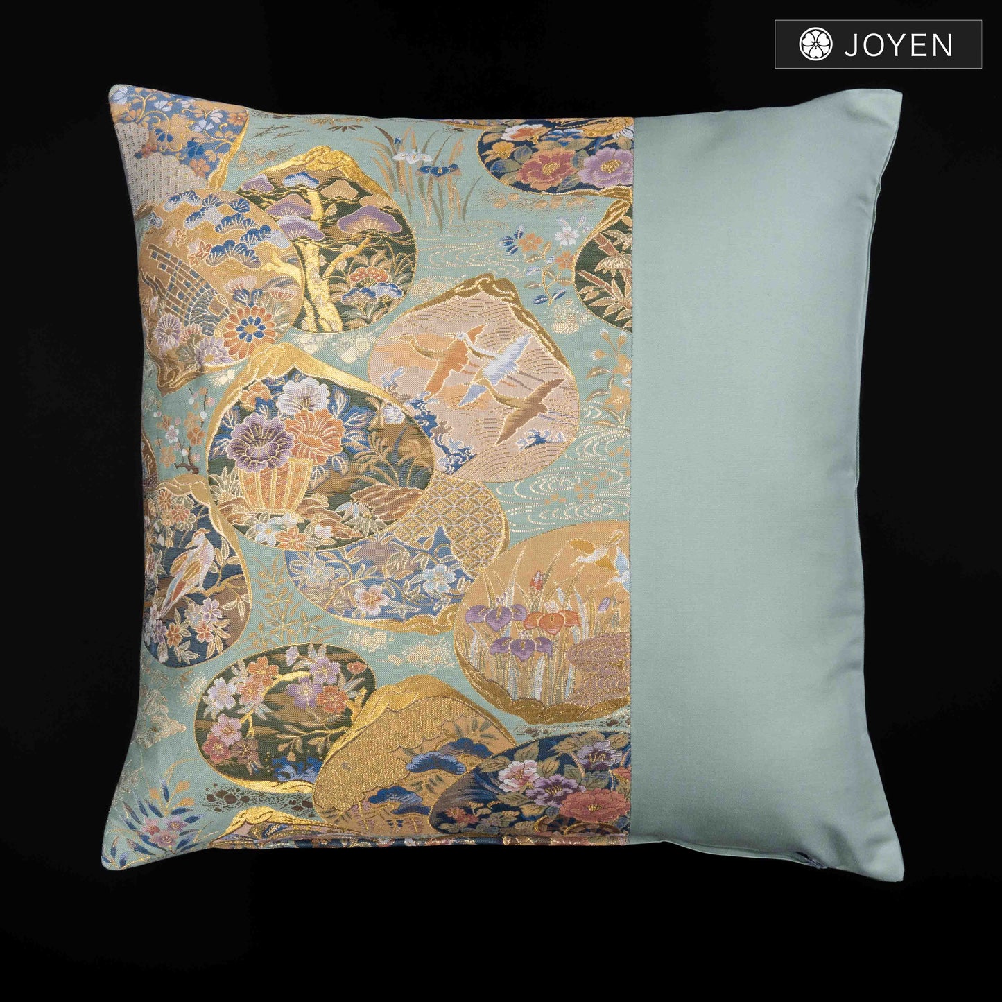 Cushion 0702